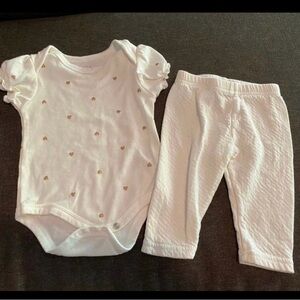 Rene Rofe White Bodysuit and Legging Set with Gold Heart Accents